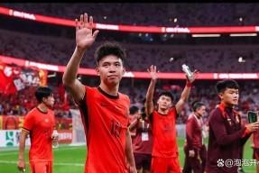 中欧体育- 岭东雷霆队鏖战钱塘金雕队，高尔夫邀请赛惊险晋级，核心复出即建功。主场山呼海啸