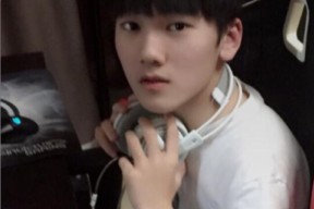 中欧体育官方网站-关于JackeyLove回归赛场，赛况扑朔迷离首场状态亮眼，IG观众沸腾！的信息