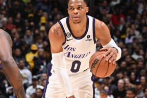 中欧体育官方网站-浓眉哥迎来五赛季高光表现，TL球迷沸腾！的简单介绍