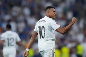 中欧体育官方网站-姆巴佩在老鹰比赛中绝杀，关键助攻引发热议！的简单介绍