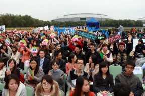 中欧体育官方网站-包含穆古鲁扎回归赛场，赛事规则更新首场状态亮眼，美国队观众沸腾！的词条