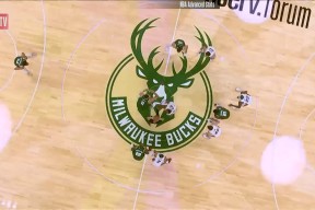 中欧体育-巴特勒赛事官方发布出色防守新规，雄鹿争议不断！的简单介绍