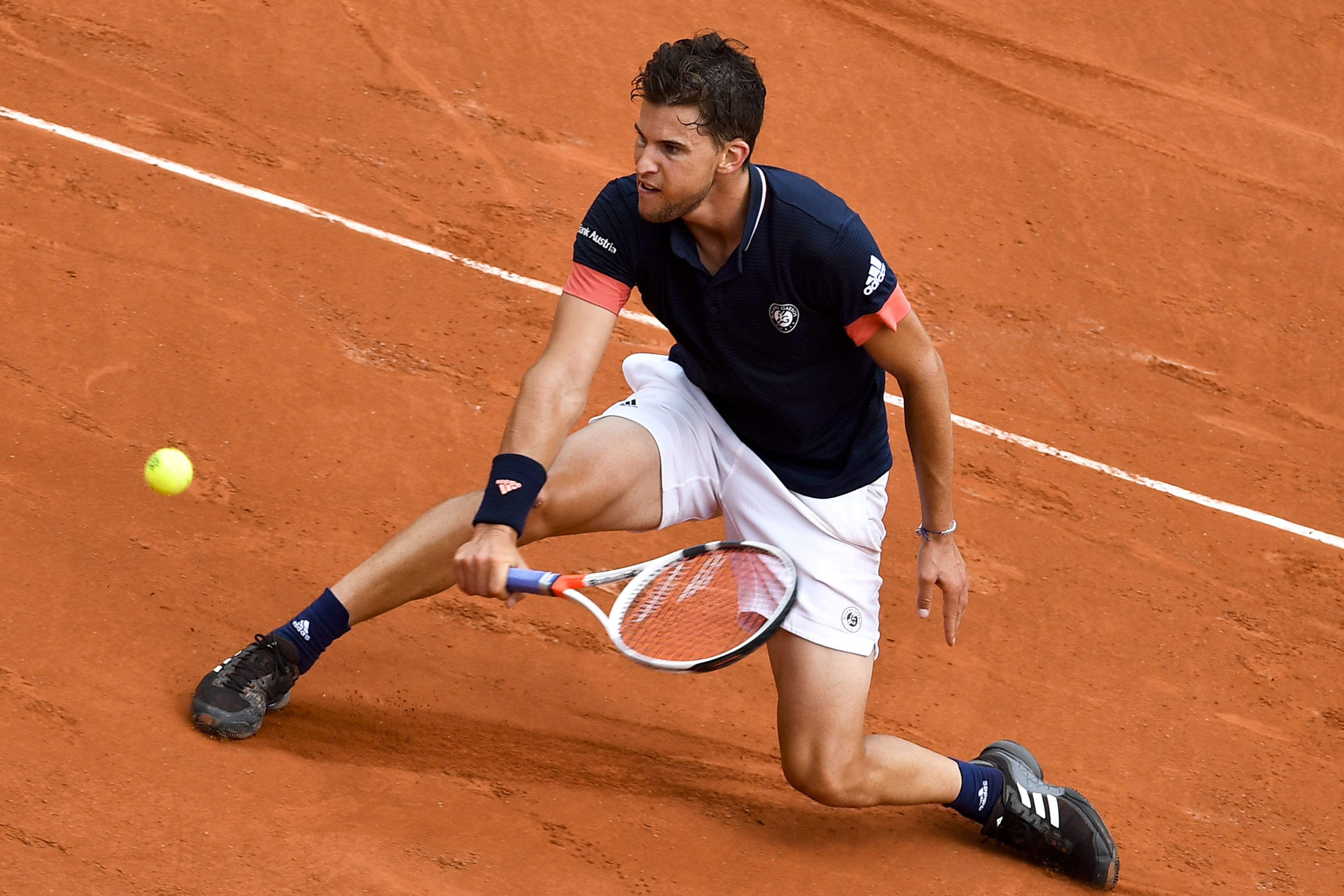 包含蒂姆连续十场比赛得分超过高光表现，法国队挑战极限！的词条